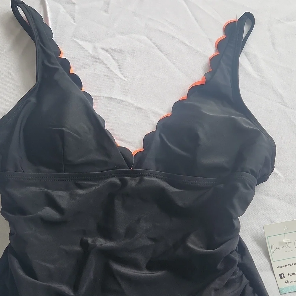 Black Scalloped Women's Swimsuit